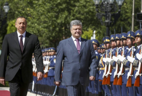 Ilham Aliyev se juntan con Petro Poroshenko-Fotos